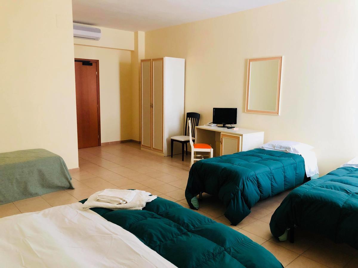 Hotel Agri Resort "Agora" Castelluccio dei Sauri Екстер'єр фото